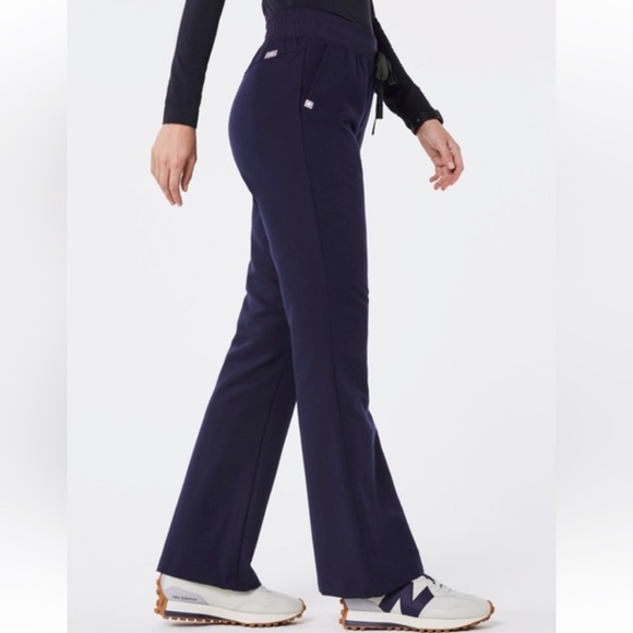 FIGS- Cordova Flare High Waisted Scrub pants in navy blue - Picture 5 of 6